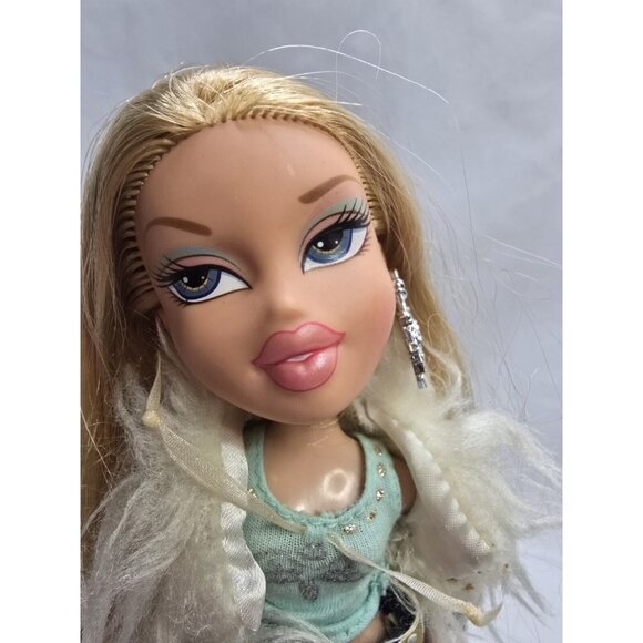 Bratz Talking Cloe Fashion Doll With Base- Base Issues- Read Description - Picture 11 of 16